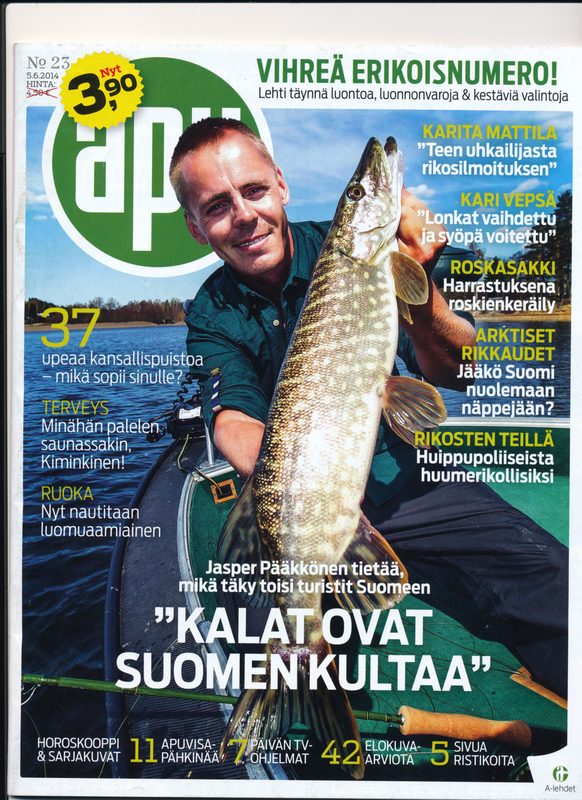 Apu-lehden kansi, kansikuvassa mies pitelee haukea